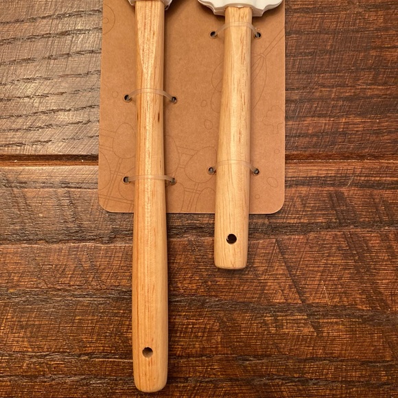 Valentine's Day Donut Themed Silicone Spatula Set of 2, Donut Stop Believen' - Picture 6 of 13